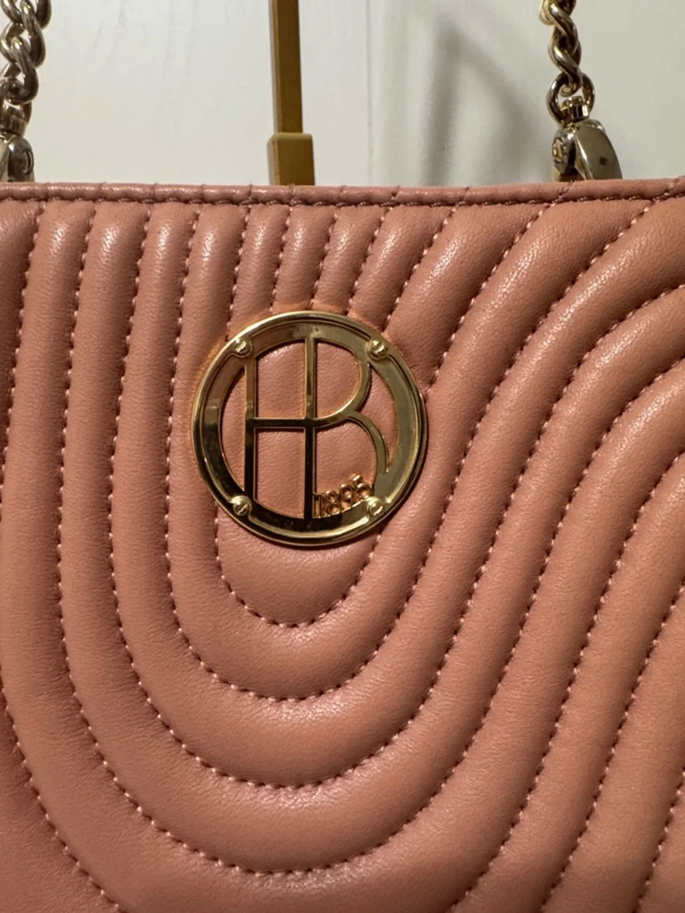 Henri Bendel blush pink 🩷 lambskin expandable chain tote with COA - Picture 3 of 15